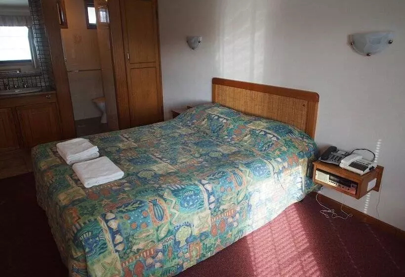 ファミリールーム, Ascot Motor Inn