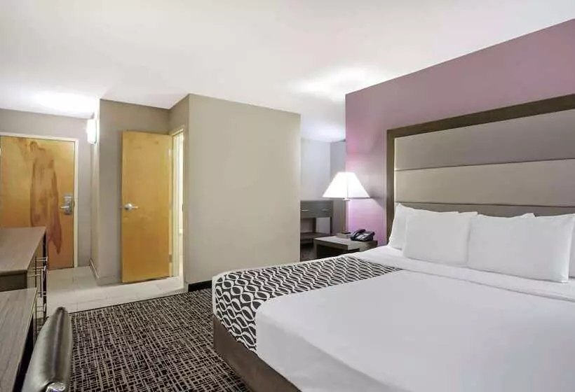 デラックススイート, La Quinta Inn By Wyndham Radford