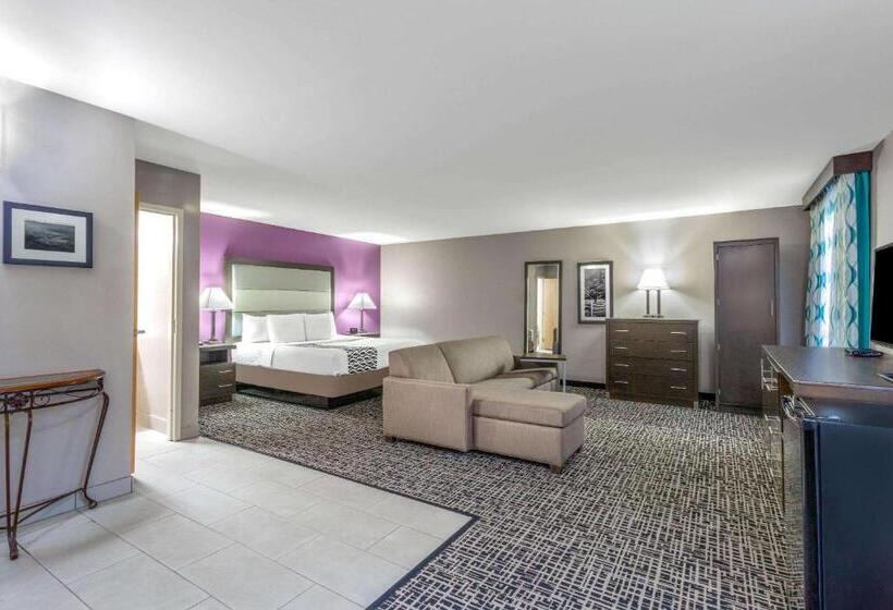 Номер Deluxe Кровать Кинг, La Quinta Inn By Wyndham Radford