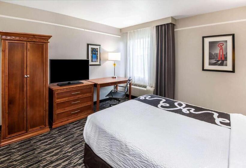 适合残疾人士使用的带双人床的标准间, La Quinta Inn By Wyndham San Antonio Brooks City Base