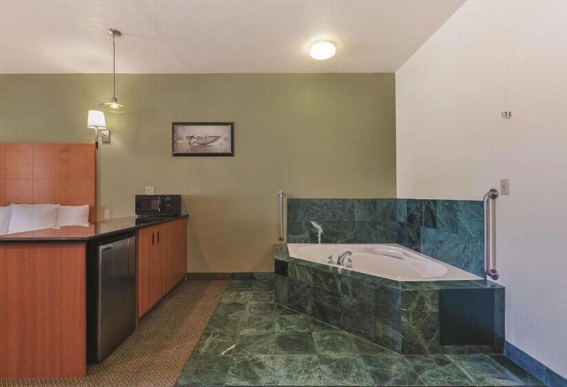 带大床的豪华间, La Quinta By Wyndham Tulare