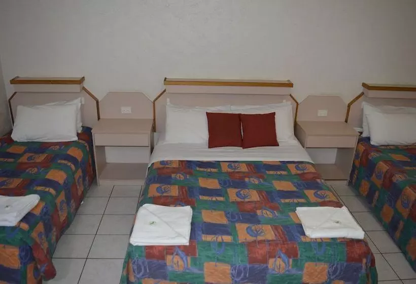 اتاق خانوادگی, Mid City Motor Inn