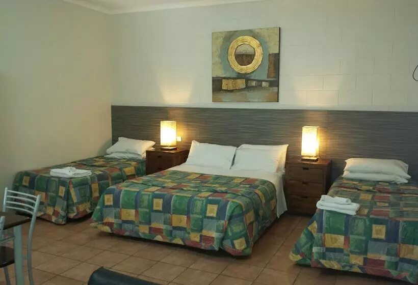 سوییت خانوادگی, Mid City Motor Inn