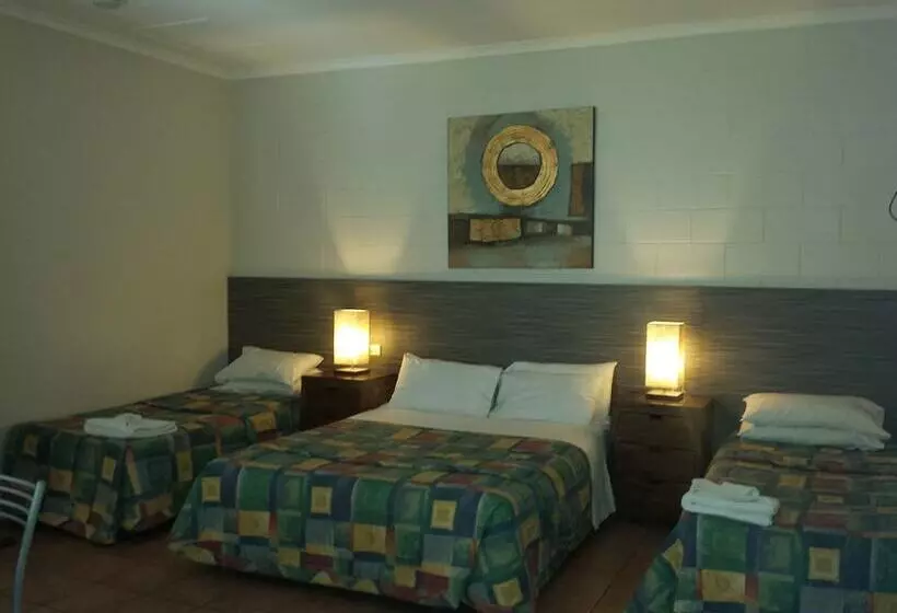 سوییت خانوادگی, Mid City Motor Inn