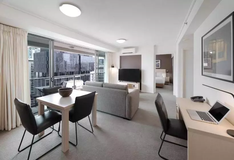 1 Bedroom Apartment River View, Oaks Brisbane On Felix Suites