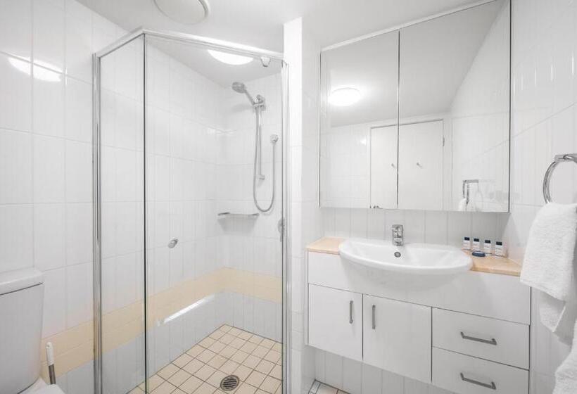 2 Bedrooms Apartment River View, Oaks Brisbane On Felix Suites