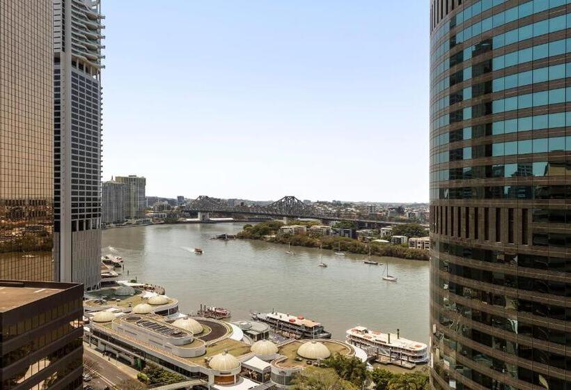 2 Bedroom Apartment with Views, Oaks Brisbane On Felix Suites