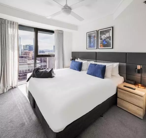 2 Bedrooms Apartment River View, Oaks Brisbane On Felix Suites