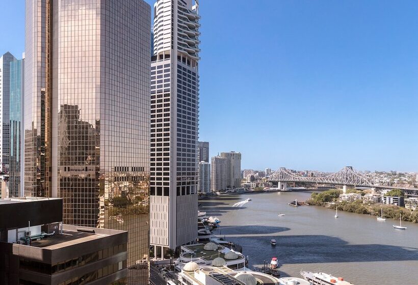 2 Bedrooms Apartment River View, Oaks Brisbane On Felix Suites