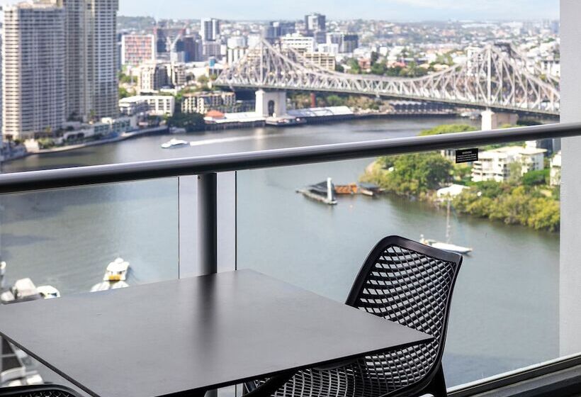 2 Bedrooms Apartment River View, Oaks Brisbane On Felix Suites
