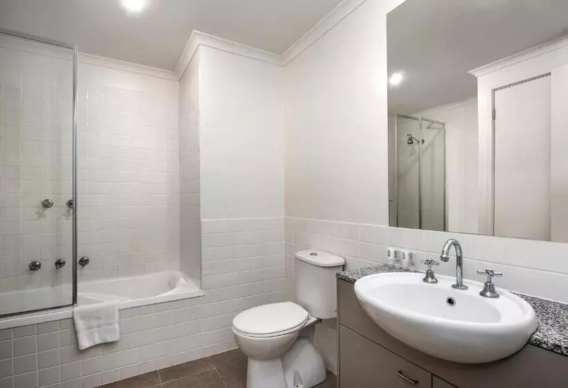 Huoneisto 2 Makuuhuonetta Parveke, Quest Moonee Valley