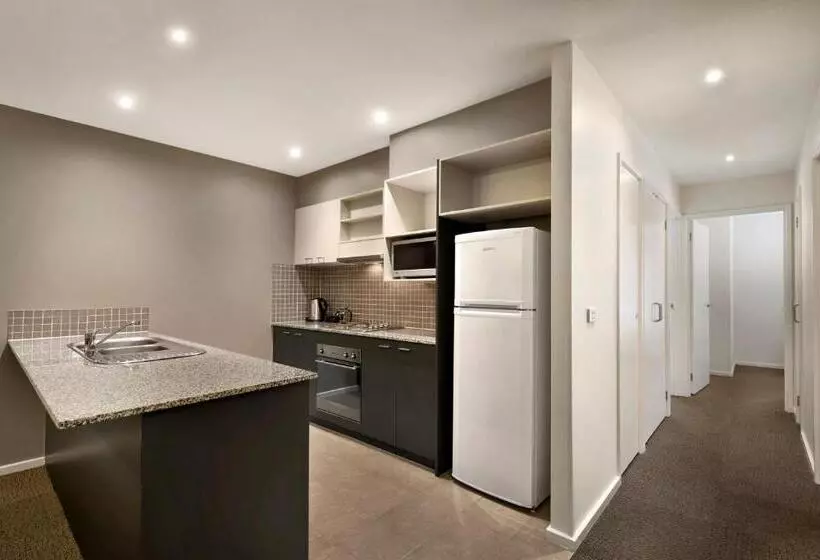 Huoneisto 1 Makuuhuone Parveke, Quest Moonee Valley