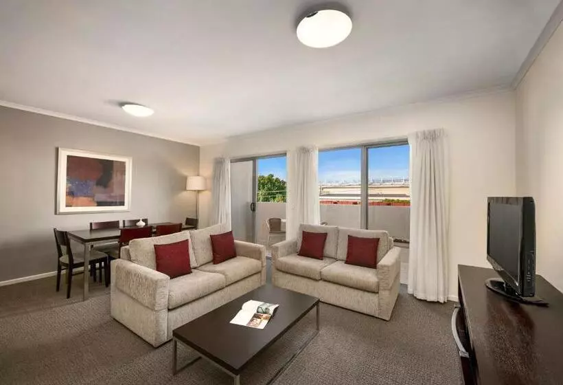 Huoneisto 1 Makuuhuone Parveke, Quest Moonee Valley