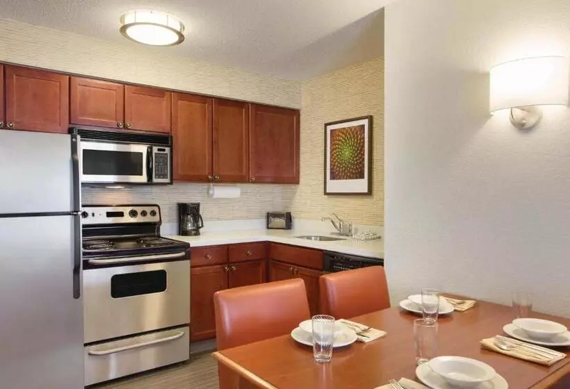 سوئیت با تخت بزرگ, Residence Inn Joplin