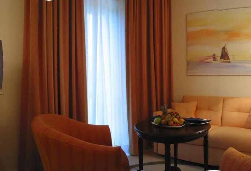 庭の見えるジュニアスイート, Tombolo Talasso Resort