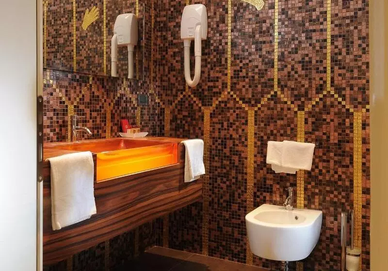 سوئیت پرزیدنت, Windsor Barra