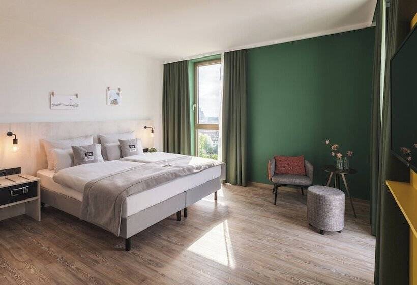 プレミアムルーム, Holiday Inn   The Niu Tab Dusseldorf Main Station, An Ihg