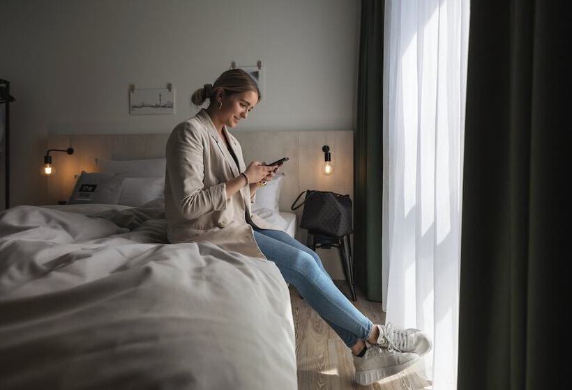 اتاق استاندارد, Holiday Inn   The Niu Tab Dusseldorf Main Station, An Ihg
