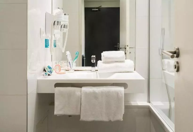 اتاق استاندارد سه نفره, Victoria Garden Bordeaux Centre