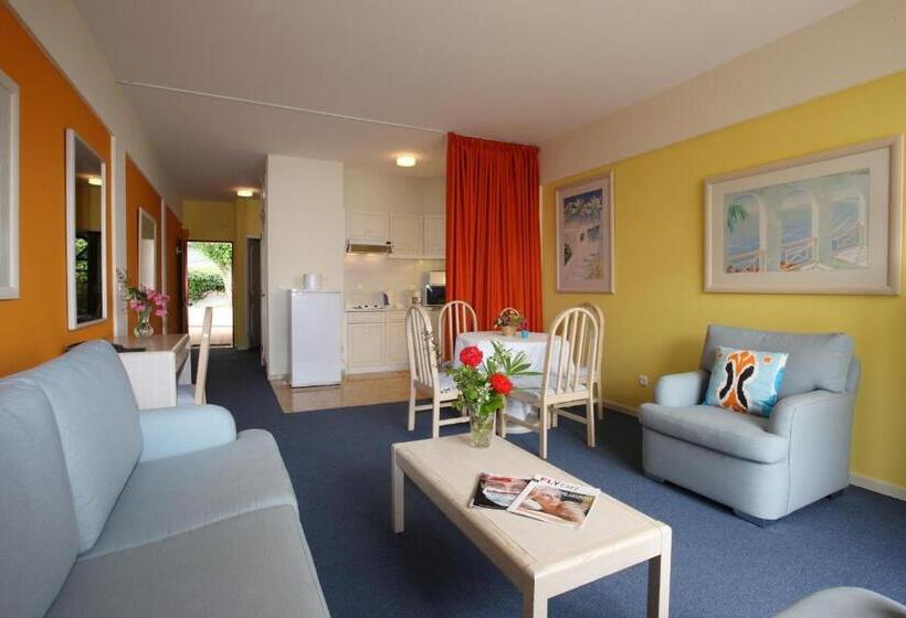 주니어 스위트, Canico Bay Apartments