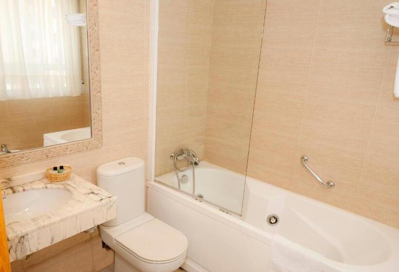 اتاق سوپریور با وان آب گرم, Abadia Burgos Camino Santiago