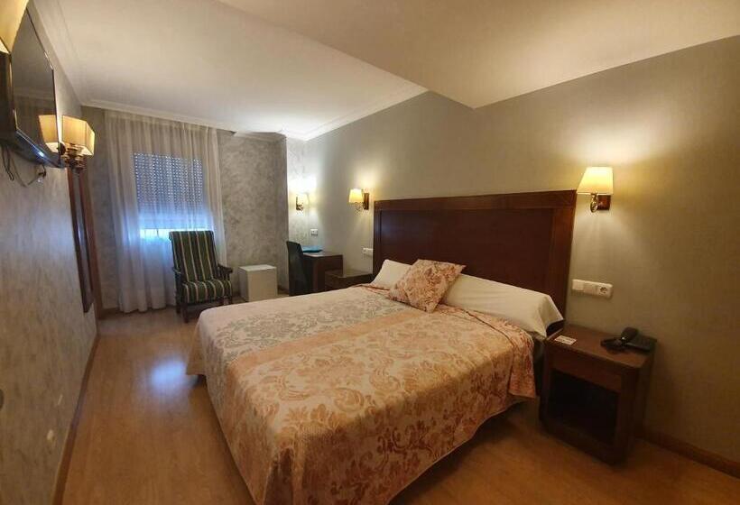 اتاق سوپریور با وان آب گرم, Abadia Burgos Camino Santiago