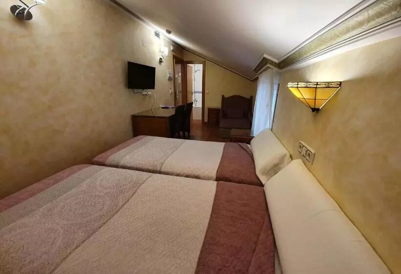 اتاق پنت هاوس, Abadia Burgos Camino Santiago