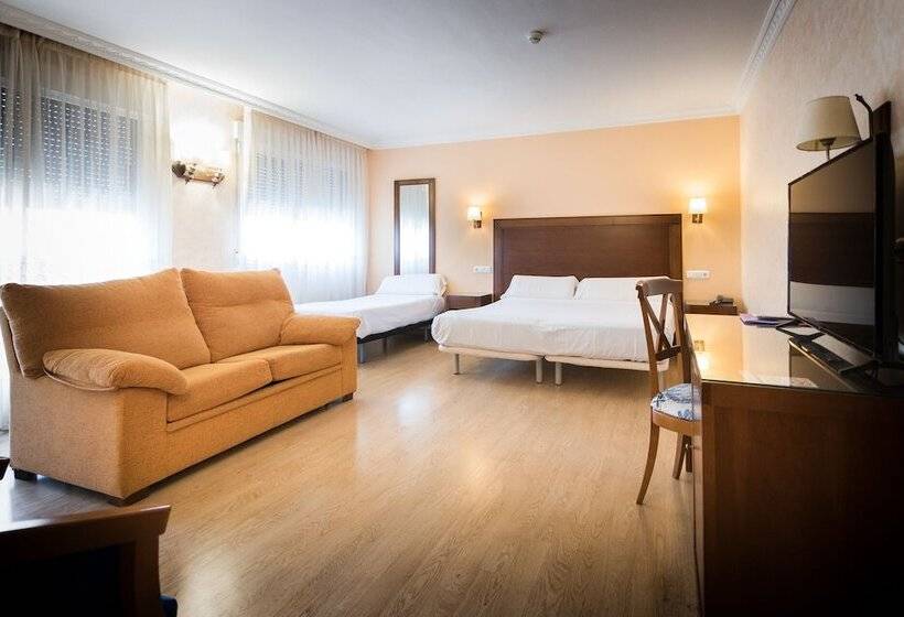 اتاق استاندارد سه نفره, Abadia Burgos Camino Santiago