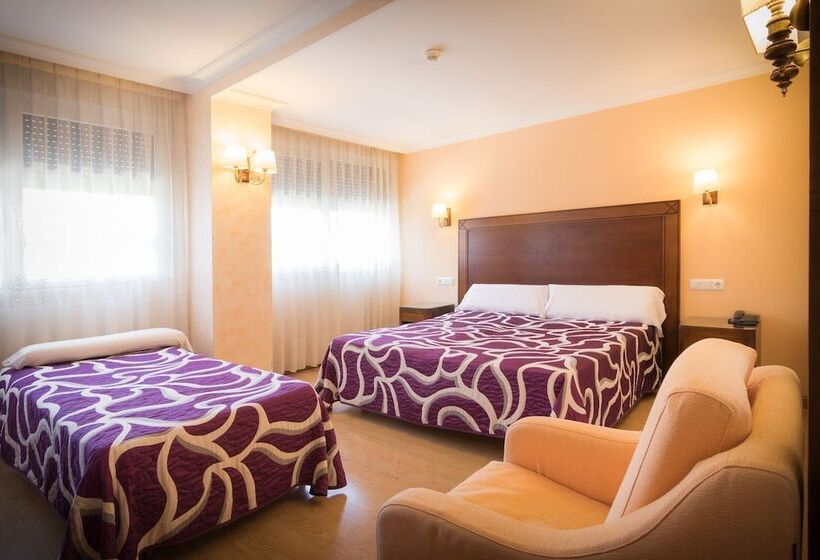 اتاق استاندارد سه نفره, Abadia Burgos Camino Santiago