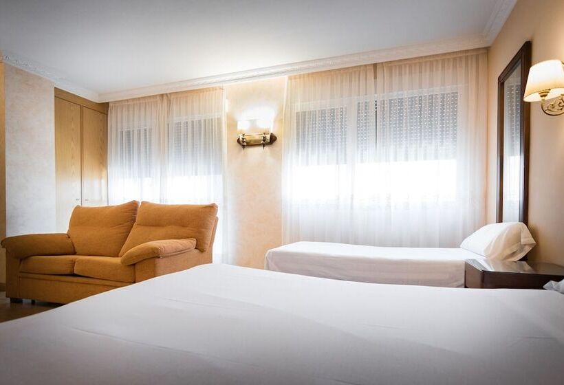 اتاق استاندارد سه نفره, Abadia Burgos Camino Santiago