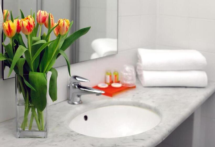 חדר סופריור, Arianna