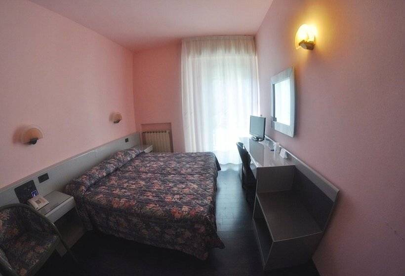 غرفة قياسية ثلاثية, Cristallo