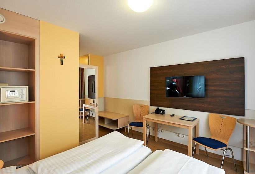 اتاق داخلی دلوکس, Kolping Wien Zentral