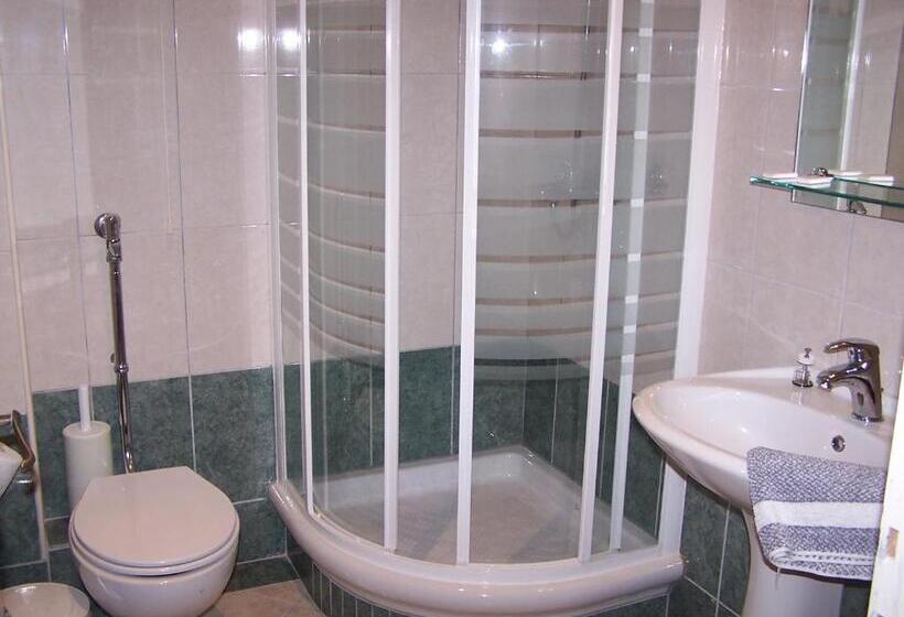 스탠다드 룸, Perros