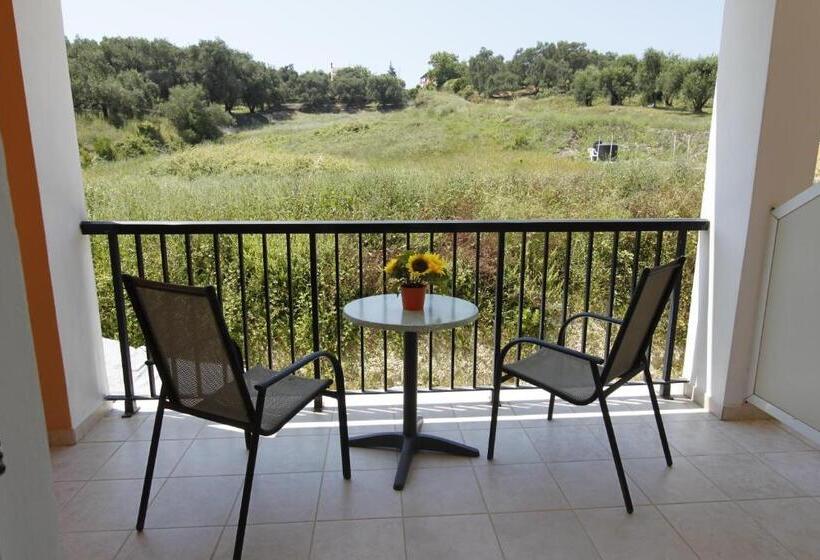 4인용 스탠다드 룸, Perros