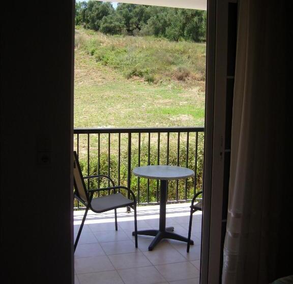 4인용 스탠다드 룸, Perros