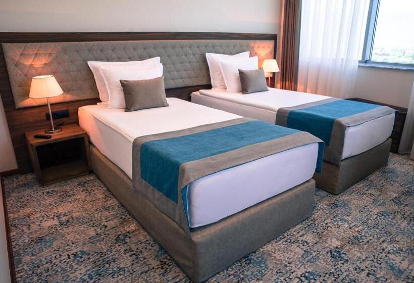 חדר קלאסי, Radon Plaza