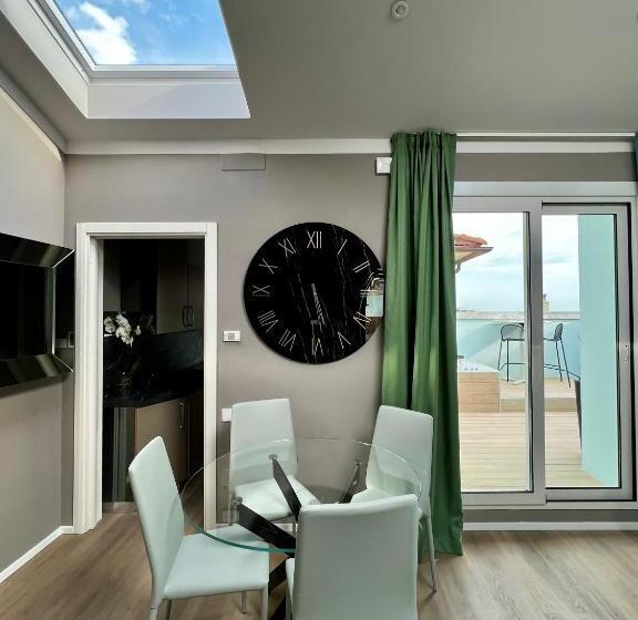 سوئیت با وان آب گرم, Residence Esplanade