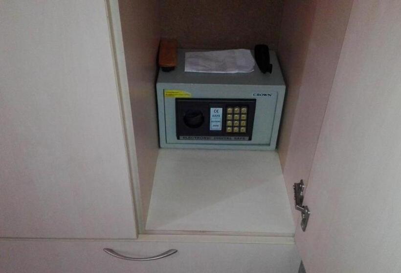 חדר סטנדרט יחיד, Scotty S Boutique