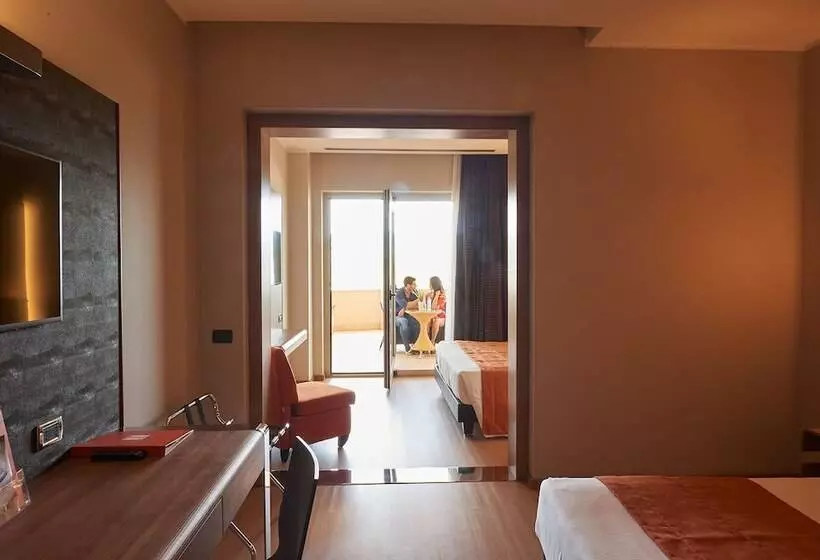 اتاق لوکس, Thotel Lamezia