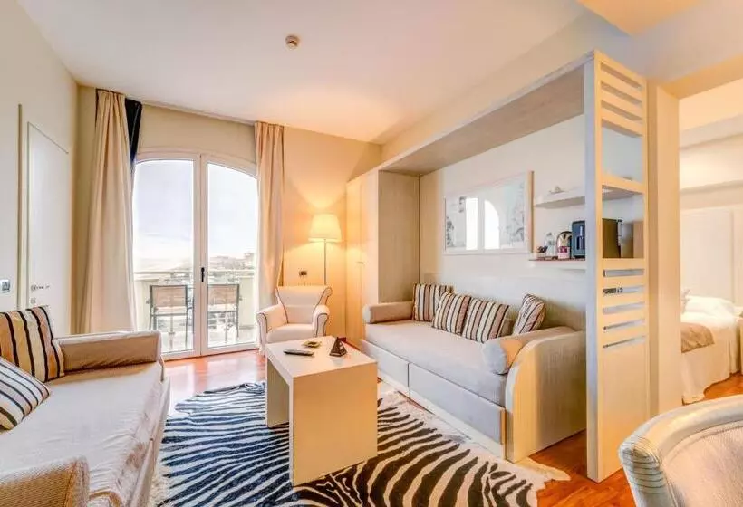 سوییت با چشم‌انداز دریا, Terrazza Marconi Hotel&spamarine