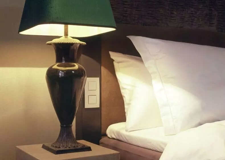 اتاق اجرایی, The Dominican, Brussels, A Member Of Design Hotels
