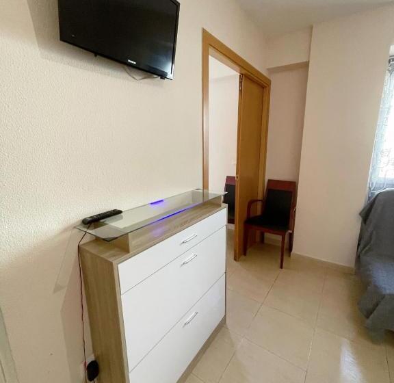 شقة غرفة واحدة, Royal Inn Apart