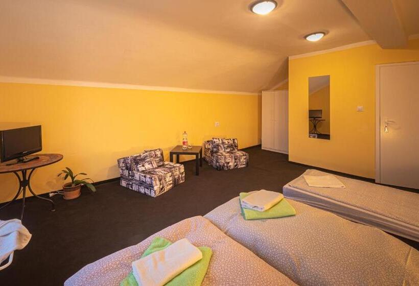 Семейный Номер, Wellness Penzion Triola