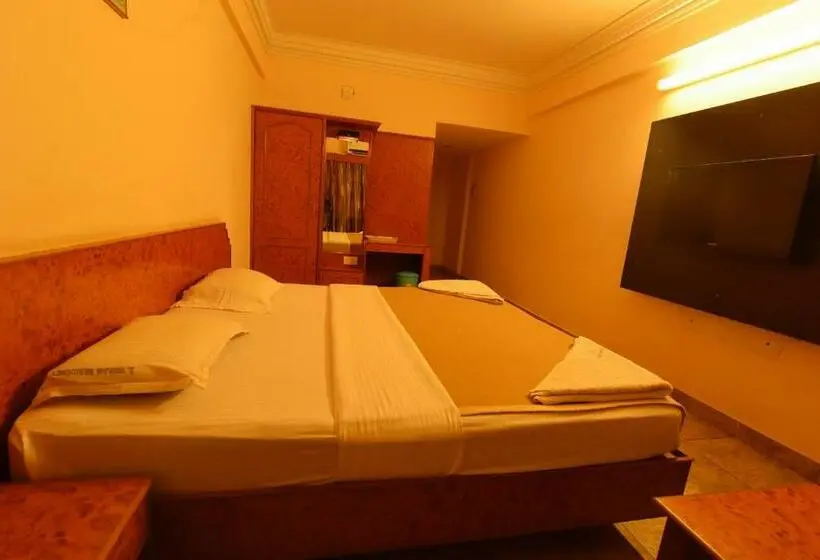 デラックスルーム, Sriram Residency