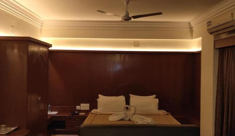 套房, Sriram Residency