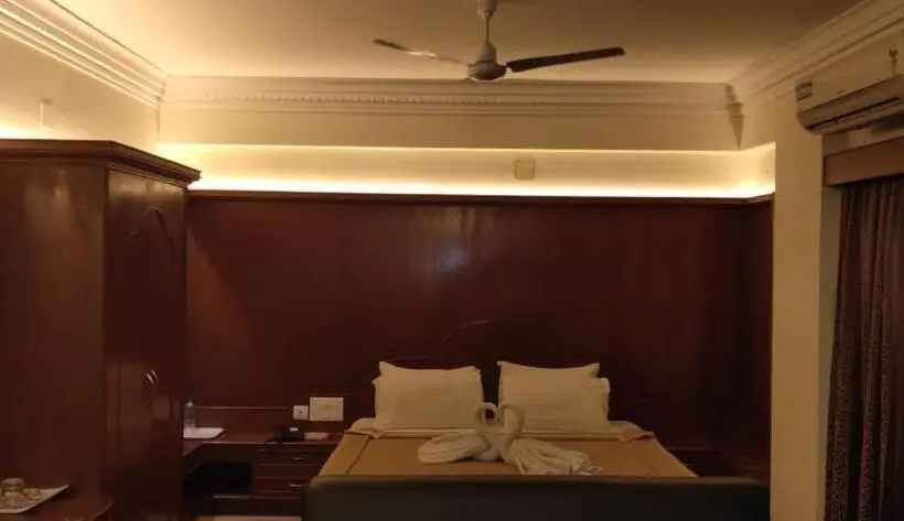 スイート, Sriram Residency