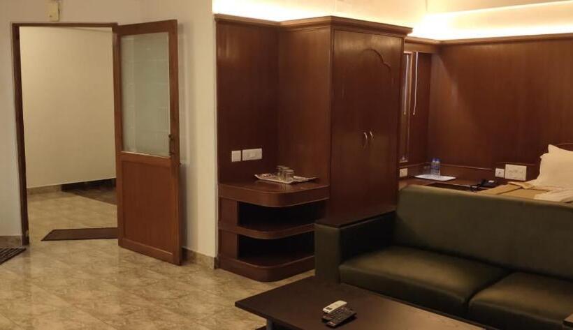 Suíte, Sriram Residency