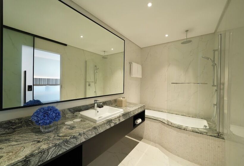 اتاق استاندارد با تخت دوبل, Arabian Park Dubai, An Edge By Rotana