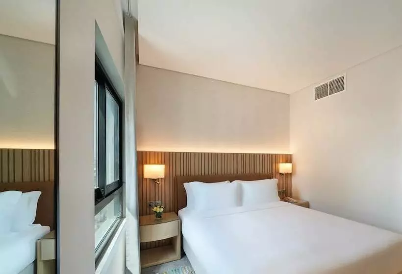 اتاق استاندارد تخت دونفره با نمای استخر, Arabian Park Dubai, An Edge By Rotana